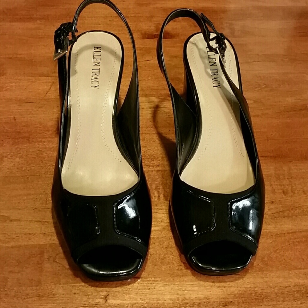 Ellen Tracy Slingbacks